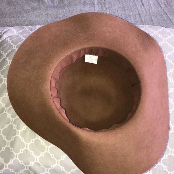 Brand New! Stylish Hat - Picture 2 of 3